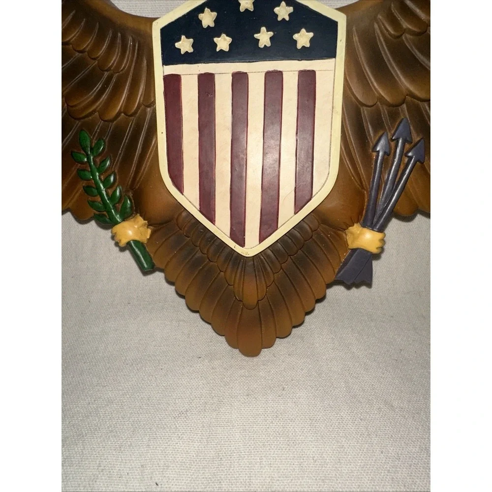 Vintage Youngs Inc Resin Patriotic Eagle Wall Plaque 2001 Shield 13.25x8.25